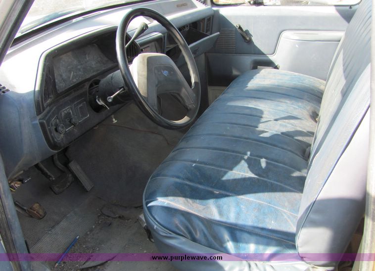 image for item 3425 1989 Ford F-150 pickup