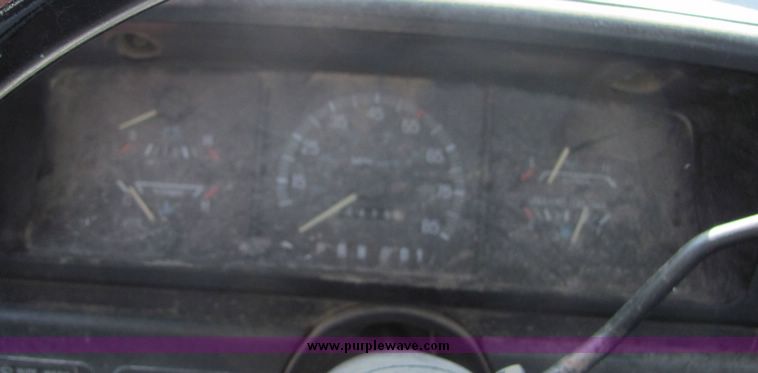 image for item 3425 1989 Ford F-150 pickup