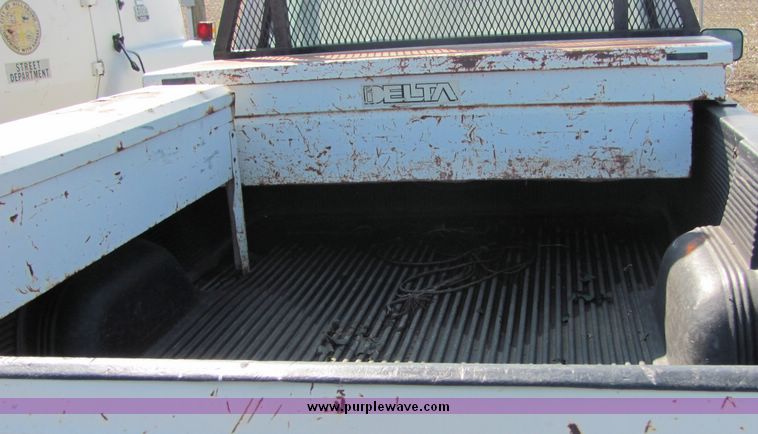 image for item 3425 1989 Ford F-150 pickup