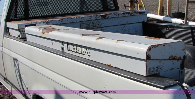 image for item 3425 1989 Ford F-150 pickup