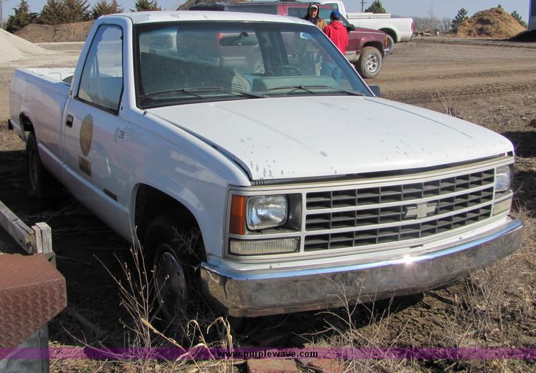 image for item 3429 1989 Chevrolet C1500 pickup
