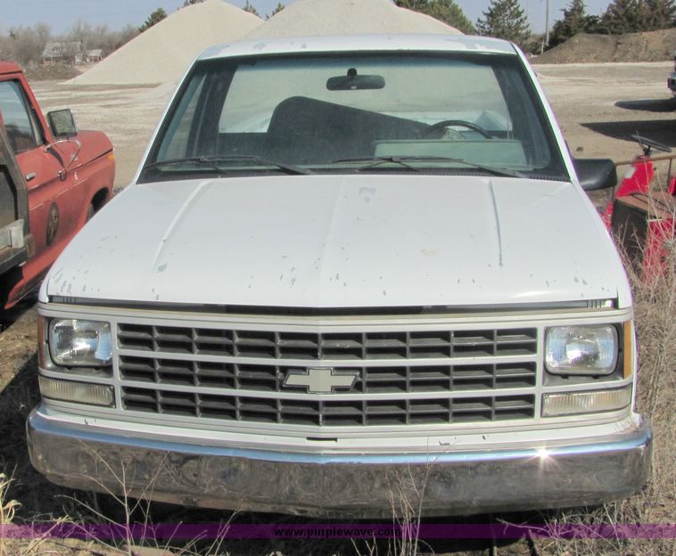 image for item 3429 1989 Chevrolet C1500 pickup