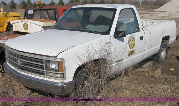 image for item 3429 1989 Chevrolet C1500 pickup