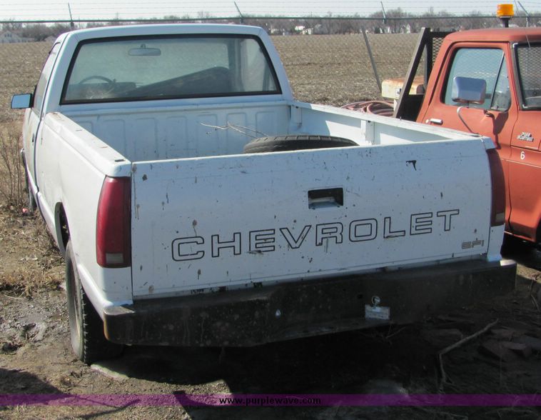 image for item 3429 1989 Chevrolet C1500 pickup