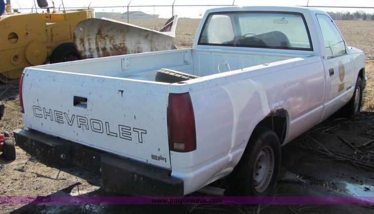 image for item 3429 1989 Chevrolet C1500 pickup