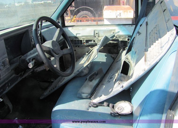 image for item 3429 1989 Chevrolet C1500 pickup