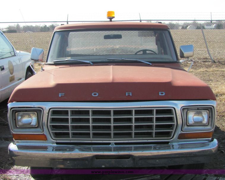 image for item 3430 1979 Ford F-100 pickup