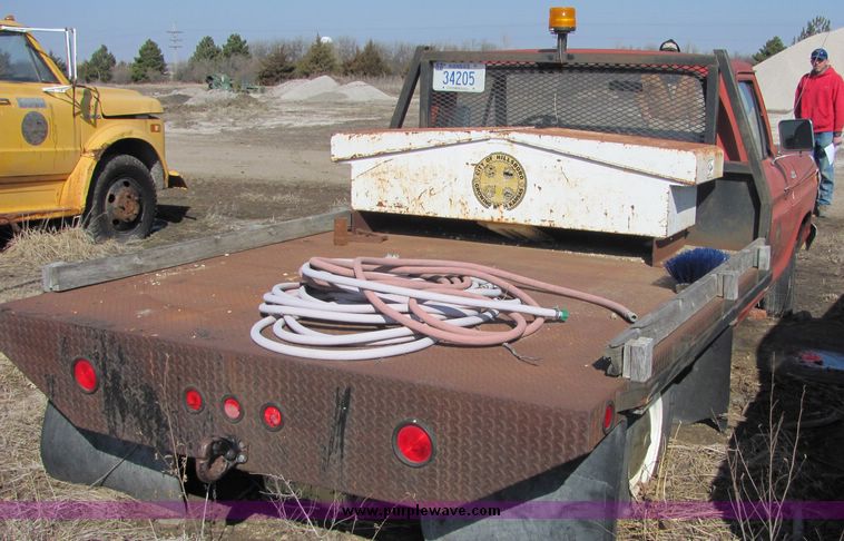 image for item 3430 1979 Ford F-100 pickup