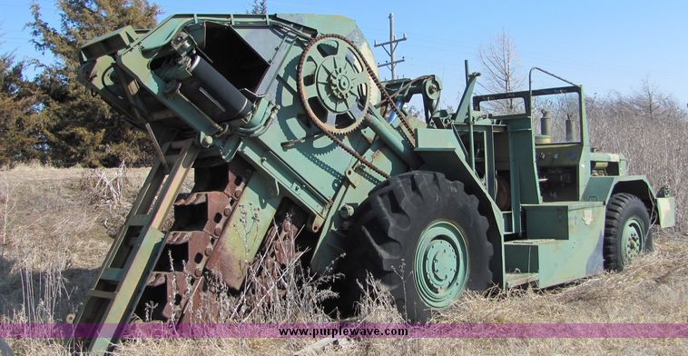 image for item 3433 FN 4262 trenching machine