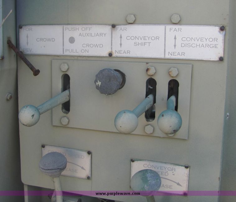 image for item 3433 FN 4262 trenching machine