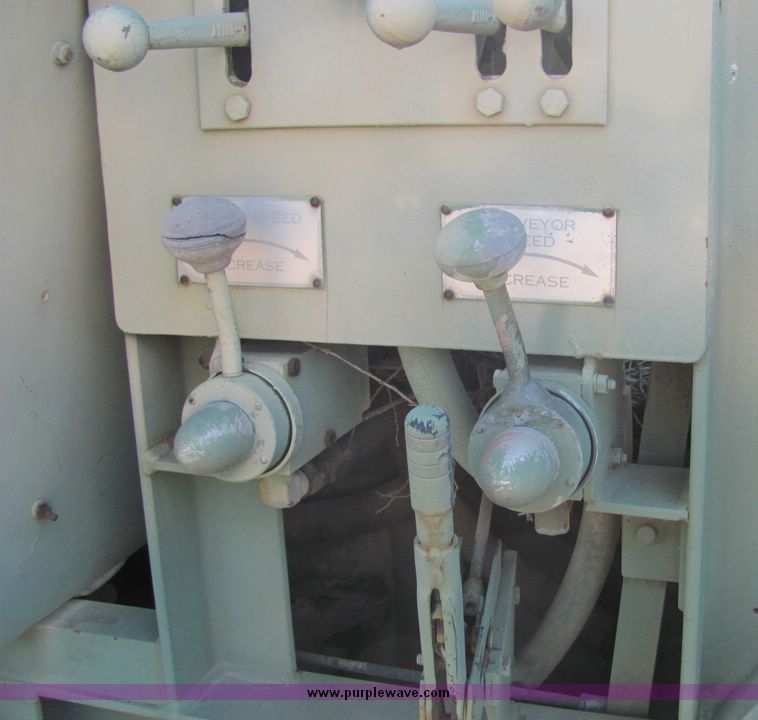 image for item 3433 FN 4262 trenching machine