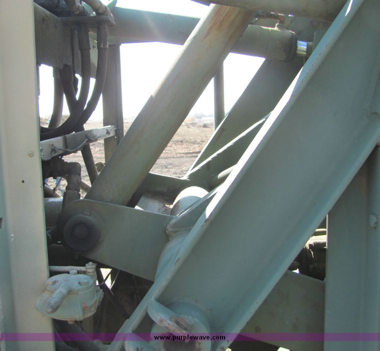 image for item 3433 FN 4262 trenching machine