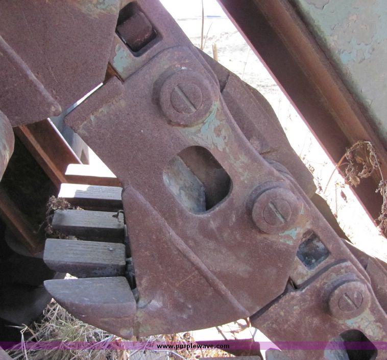 image for item 3433 FN 4262 trenching machine