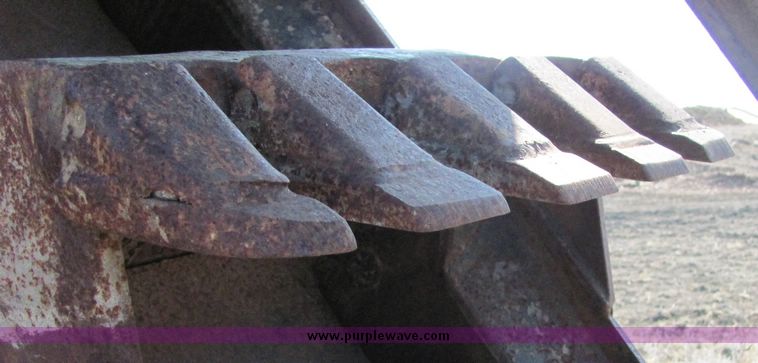 image for item 3433 FN 4262 trenching machine