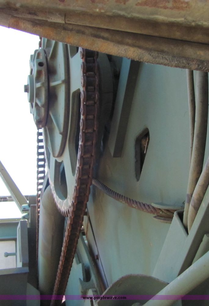 image for item 3433 FN 4262 trenching machine