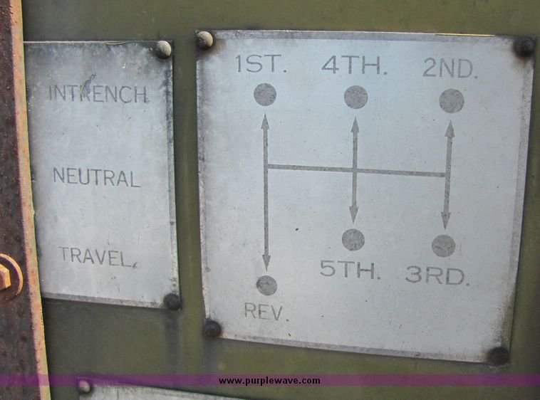 image for item 3433 FN 4262 trenching machine