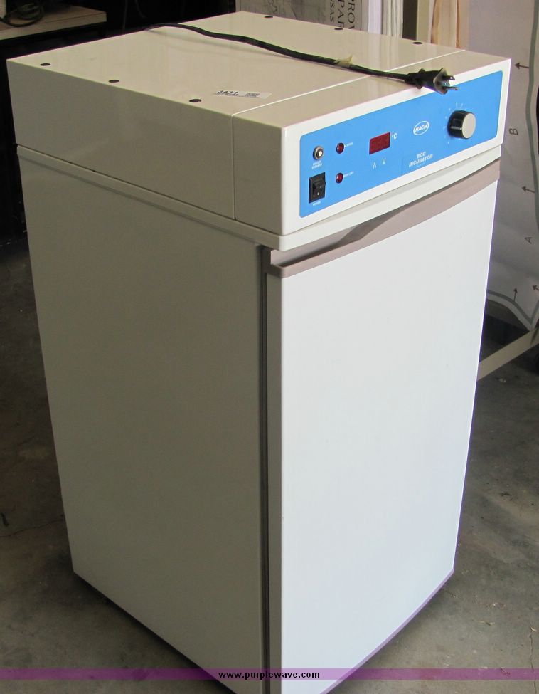 image for item 3434 Hach 206 incubator