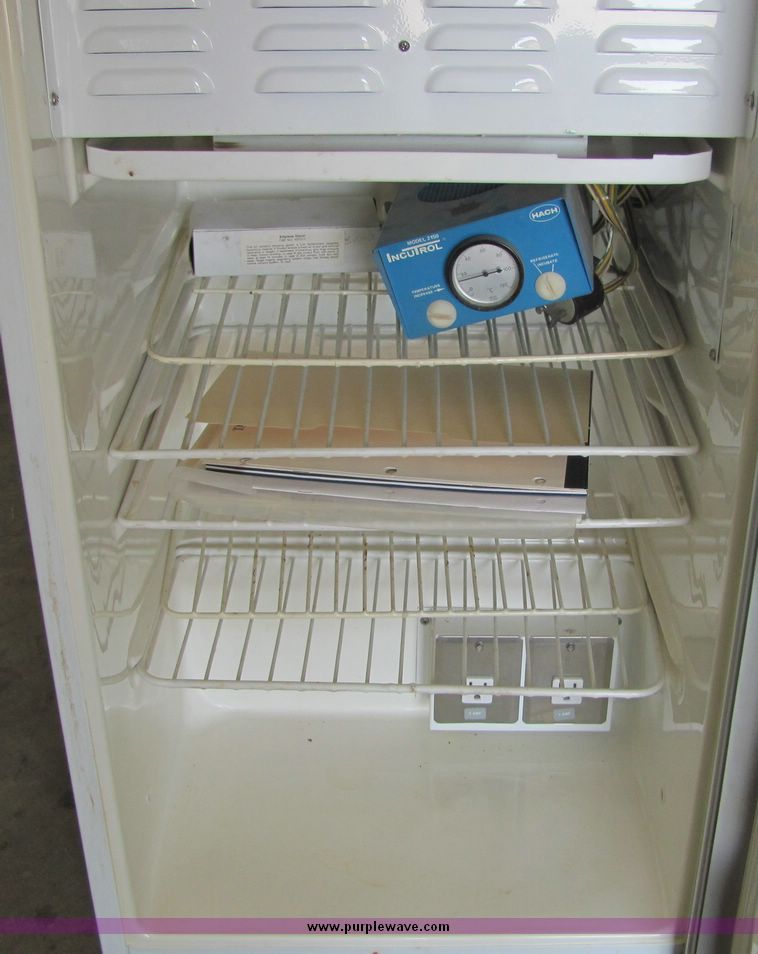 image for item 3434 Hach 206 incubator