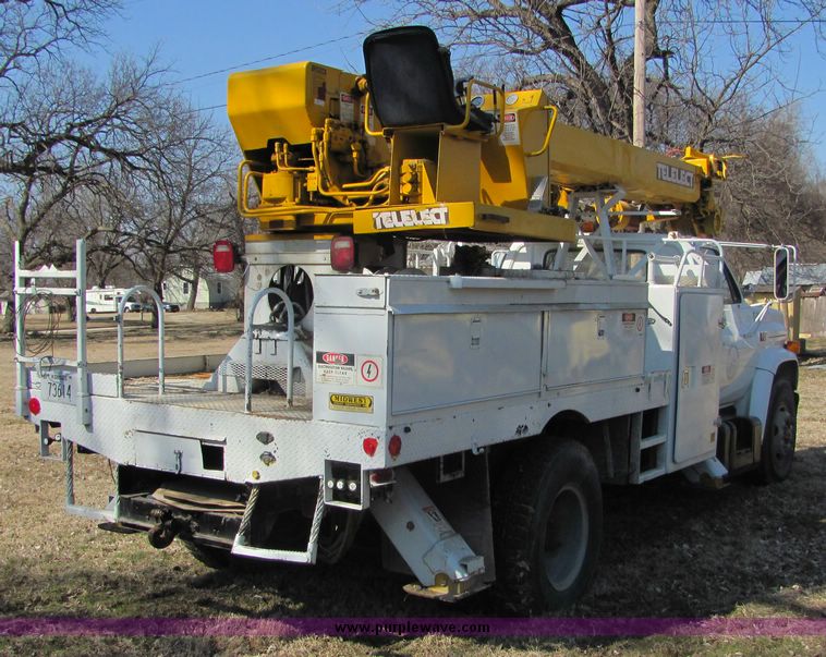 image for item 3448 1985 GMC C6500 C7D042 auger truck