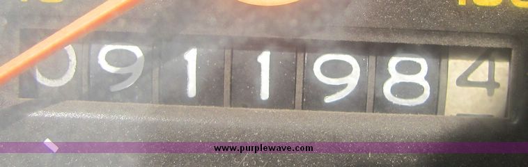 image for item 3448 1985 GMC C6500 C7D042 auger truck