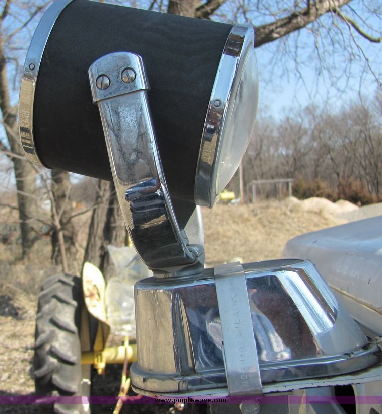 image for item 3448 1985 GMC C6500 C7D042 auger truck