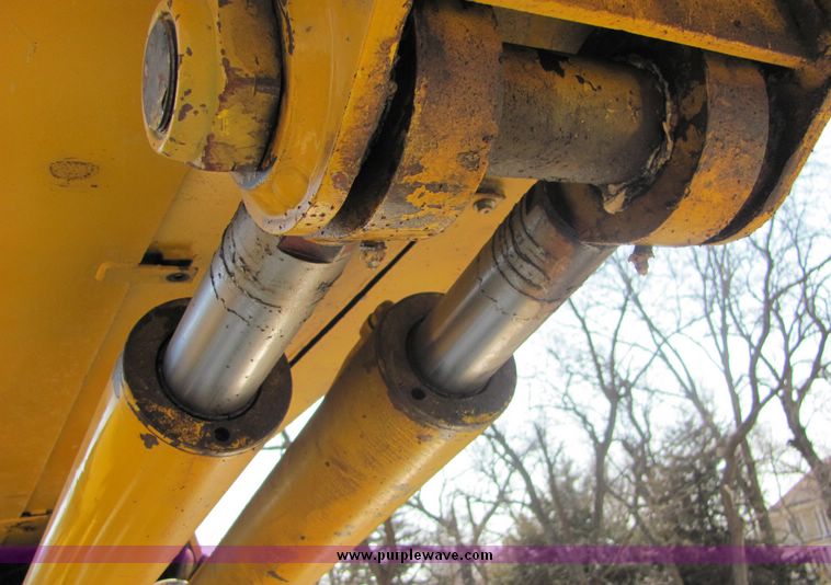 image for item 3448 1985 GMC C6500 C7D042 auger truck