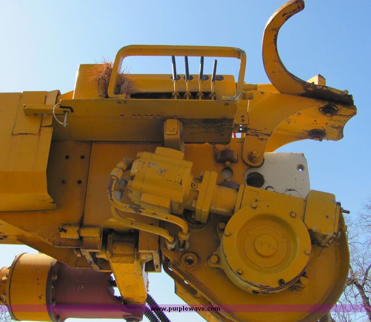 image for item 3448 1985 GMC C6500 C7D042 auger truck