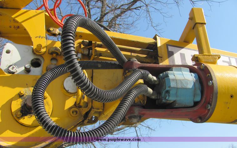 image for item 3448 1985 GMC C6500 C7D042 auger truck