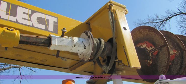 image for item 3448 1985 GMC C6500 C7D042 auger truck