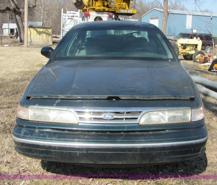 image for item 3457 1997 Ford Crown Victoria Police Interceptor