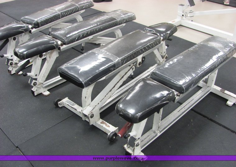 image for item 3484 Flat and incline portable benches