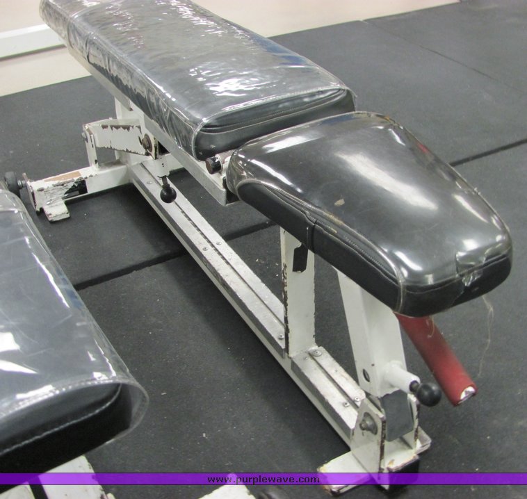 image for item 3484 Flat and incline portable benches