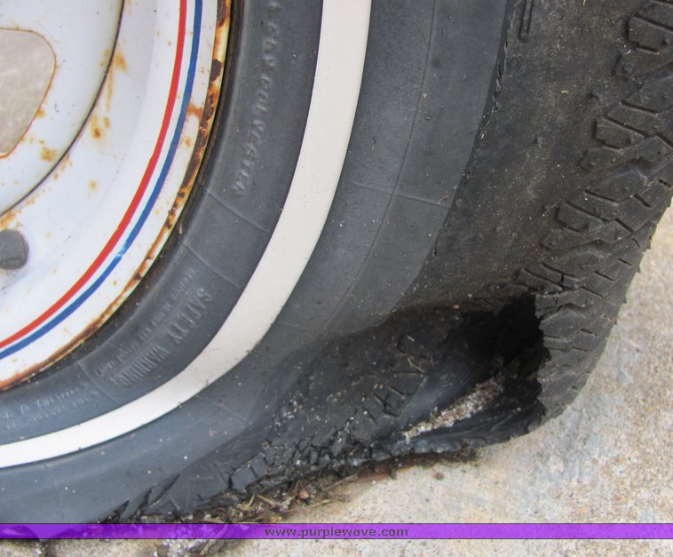 image for item 3493 Sagian canoe trailer