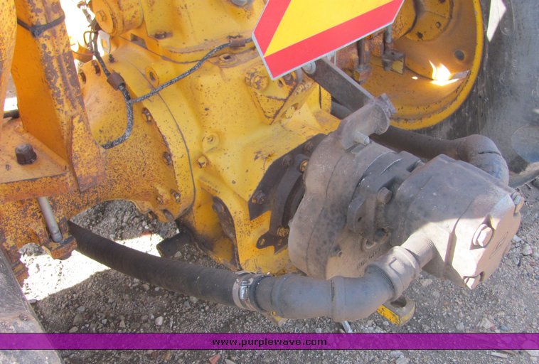 image for item 3495 1976 John Deere W-9 tractor