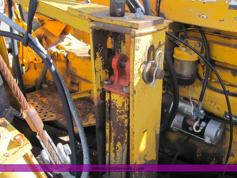 image for item 3495 1976 John Deere W-9 tractor