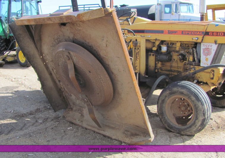 image for item 3497 1982 Ford 6610 Special tractor