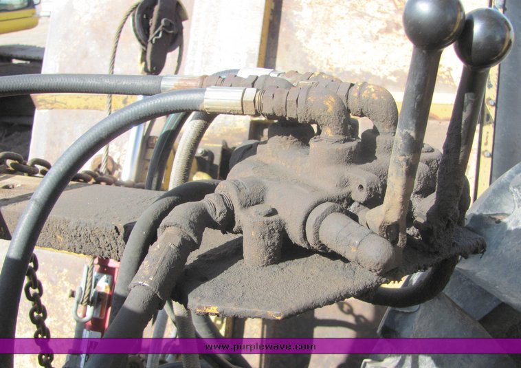 image for item 3497 1982 Ford 6610 Special tractor