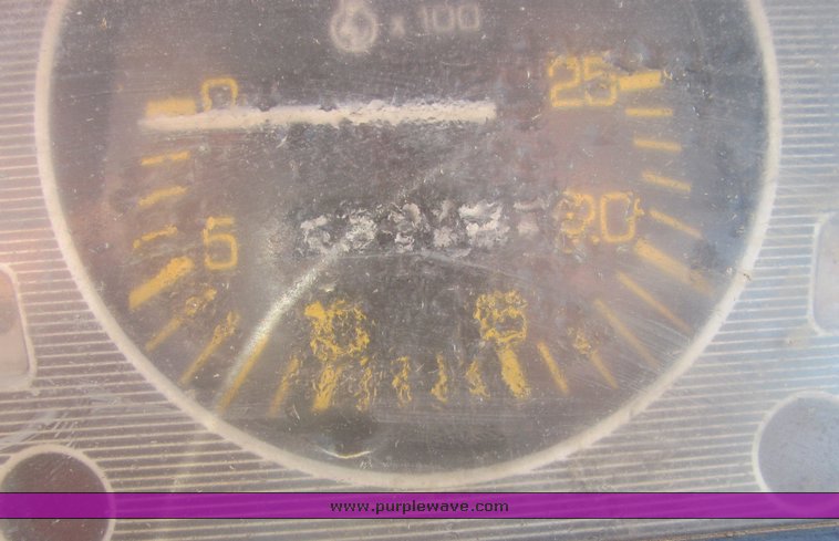 image for item 3497 1982 Ford 6610 Special tractor