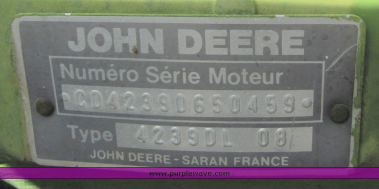 image for item 3498 1985 John Deere W-2 tractor