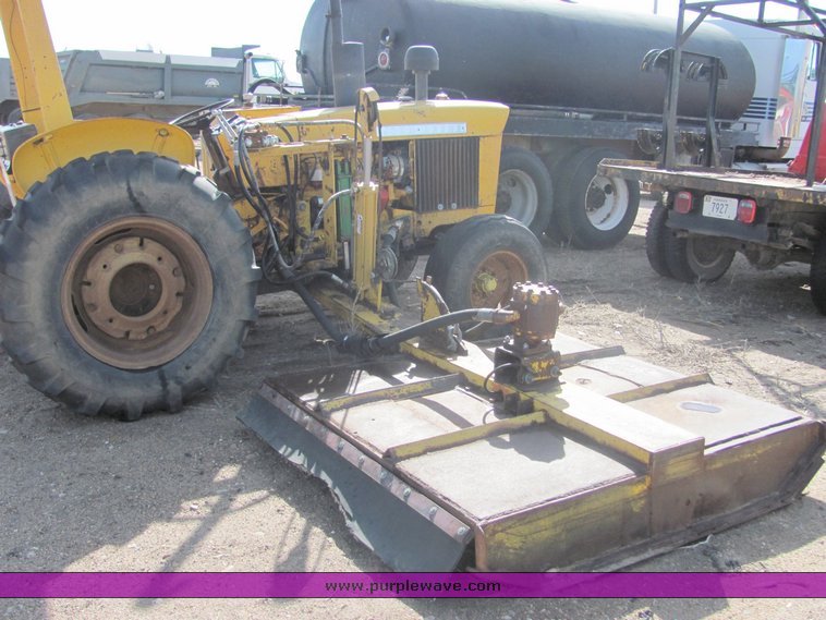 image for item 3499 1976 John Deere W-8 tractor