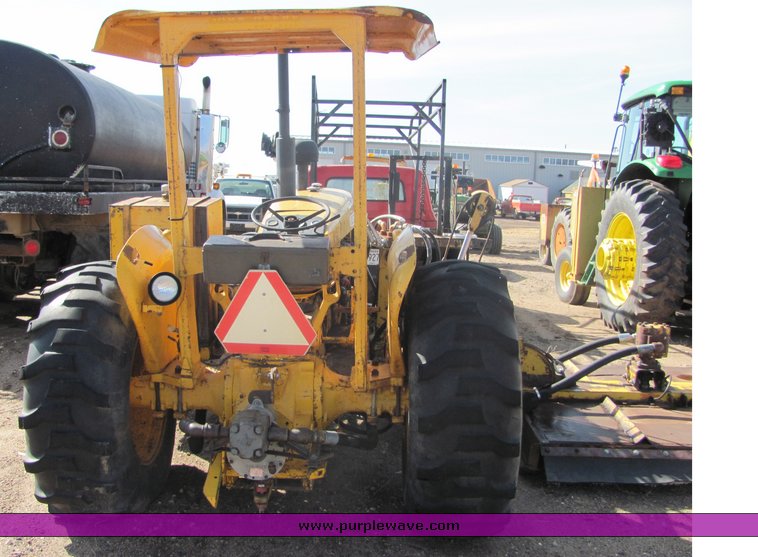 image for item 3499 1976 John Deere W-8 tractor