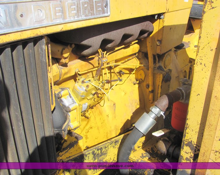 image for item 3499 1976 John Deere W-8 tractor