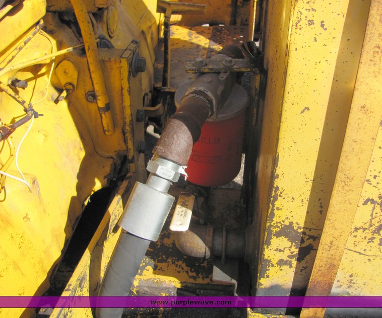 image for item 3499 1976 John Deere W-8 tractor