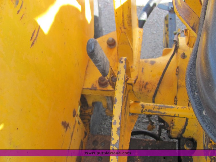 image for item 3499 1976 John Deere W-8 tractor