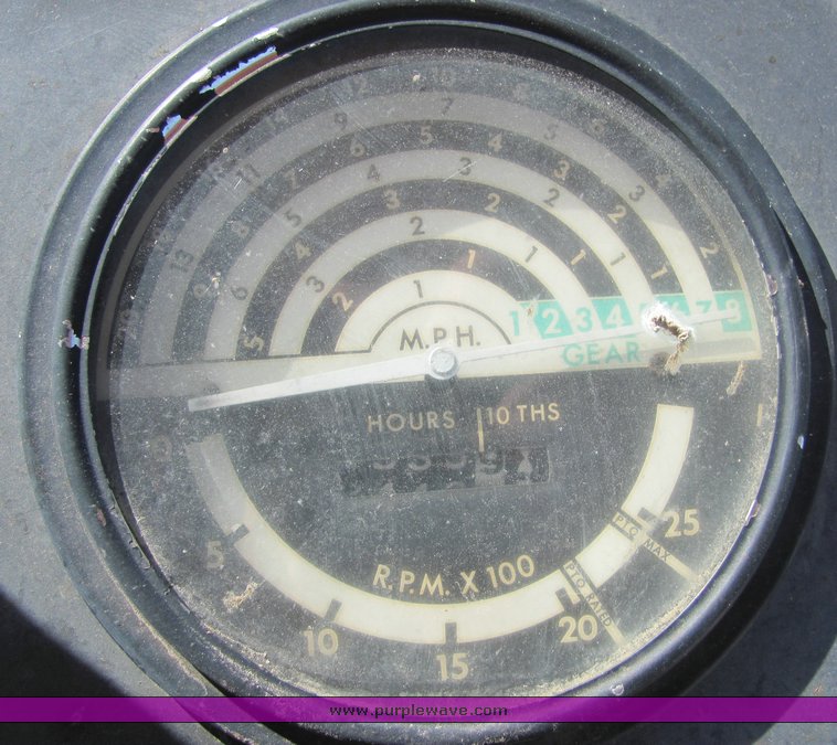 image for item 3499 1976 John Deere W-8 tractor