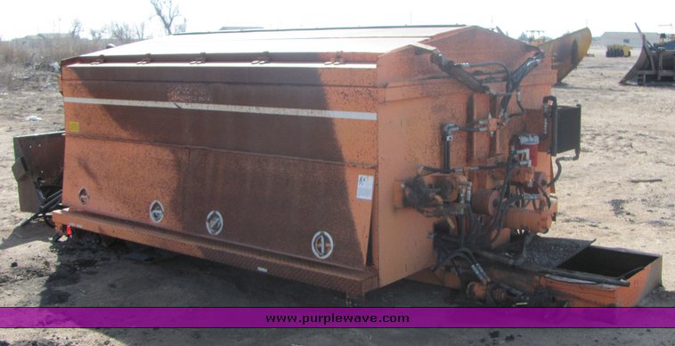 image for item 3500 1994 Patchman 4000 hot patch bed