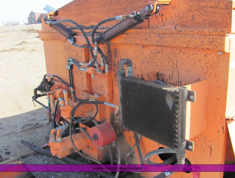 image for item 3500 1994 Patchman 4000 hot patch bed