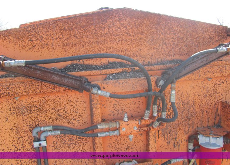 image for item 3500 1994 Patchman 4000 hot patch bed