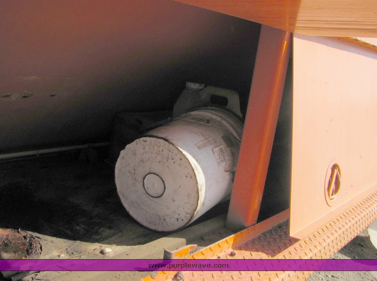 image for item 3500 1994 Patchman 4000 hot patch bed