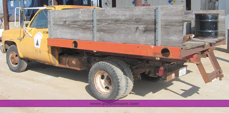 image for item 3506 1984 GMC C3500 pickup